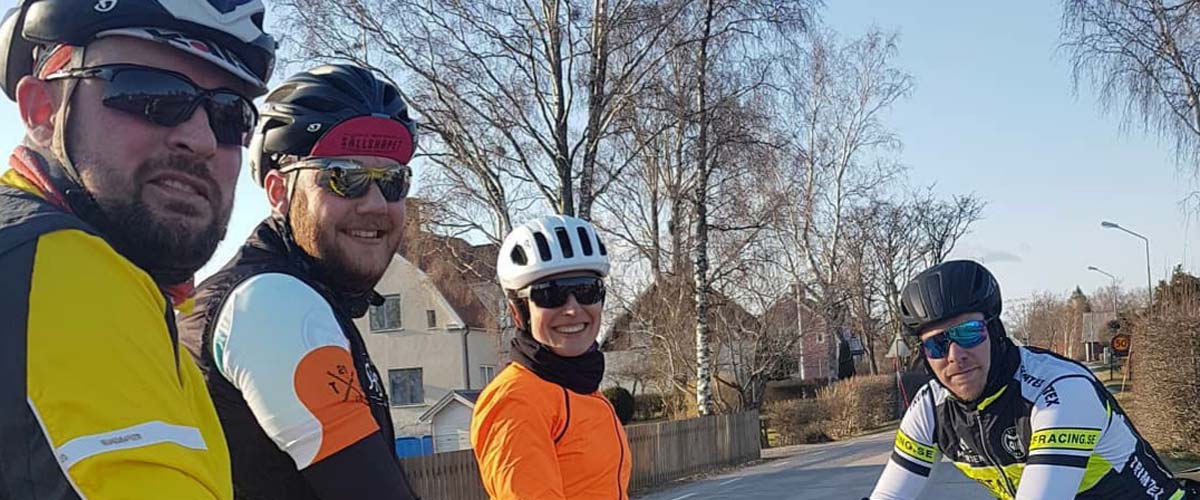 Allra första klungkörningen med snälla MAIF-cyklister